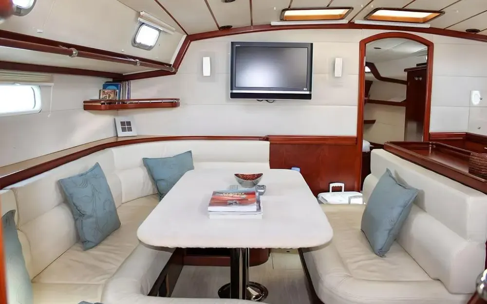 slider 8 Beneteau  50