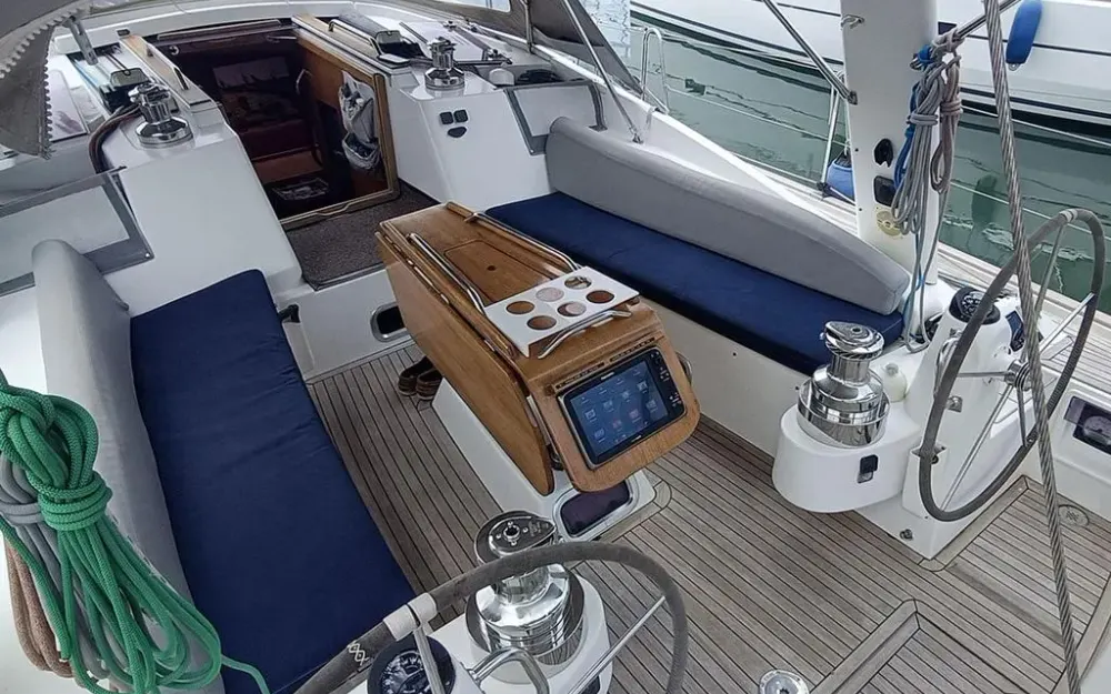 slider 9 Wauquiez Pilot Saloon 47
