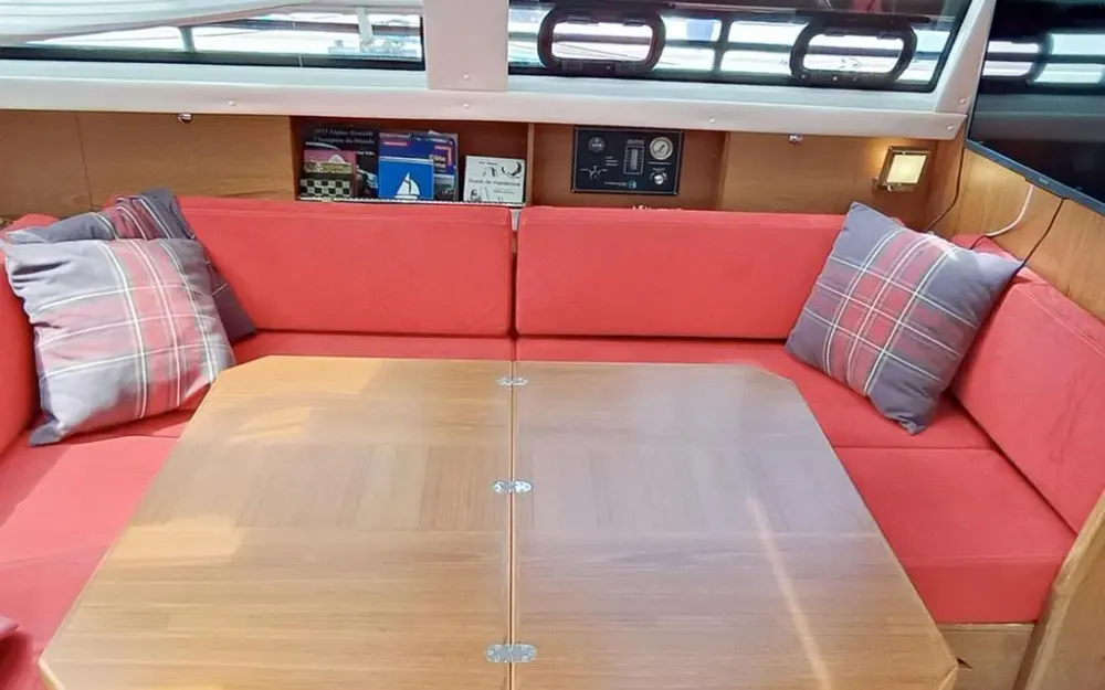 slider 15 Wauquiez Pilot Saloon 47
