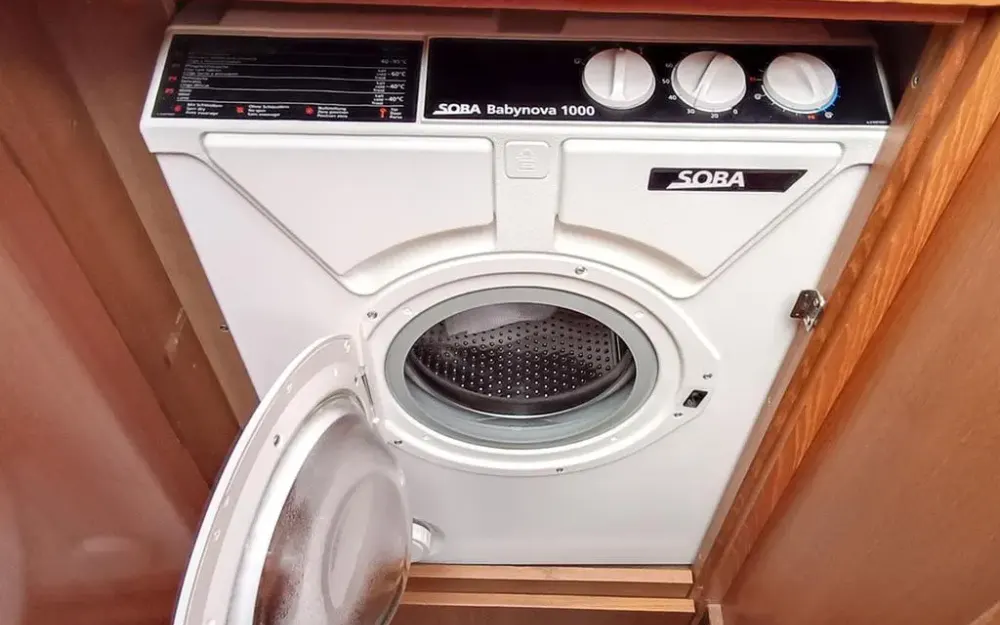 slider 33 Wauquiez Pilot Saloon 47