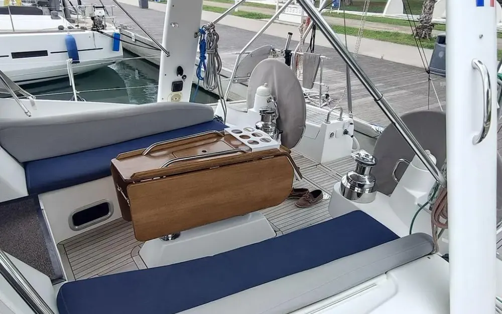slider 8 Wauquiez Pilot Saloon 47