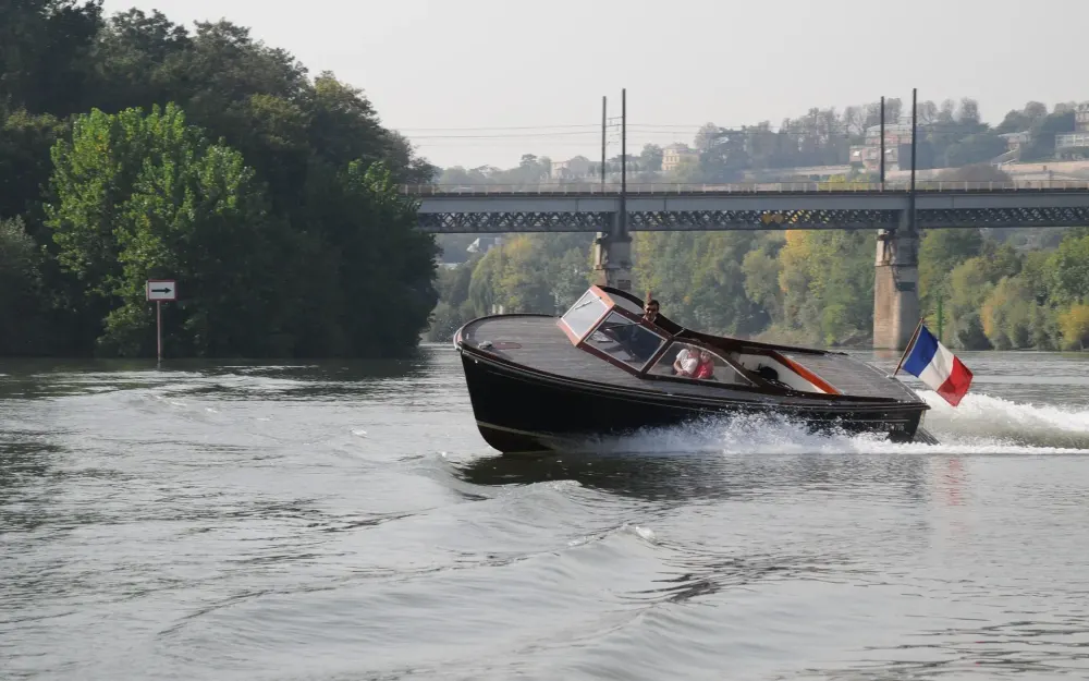 slider 0 Tofinou Lady Scarlett