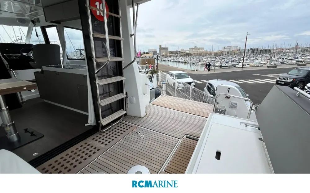 slider 4 Beneteau Antares 11 Fly