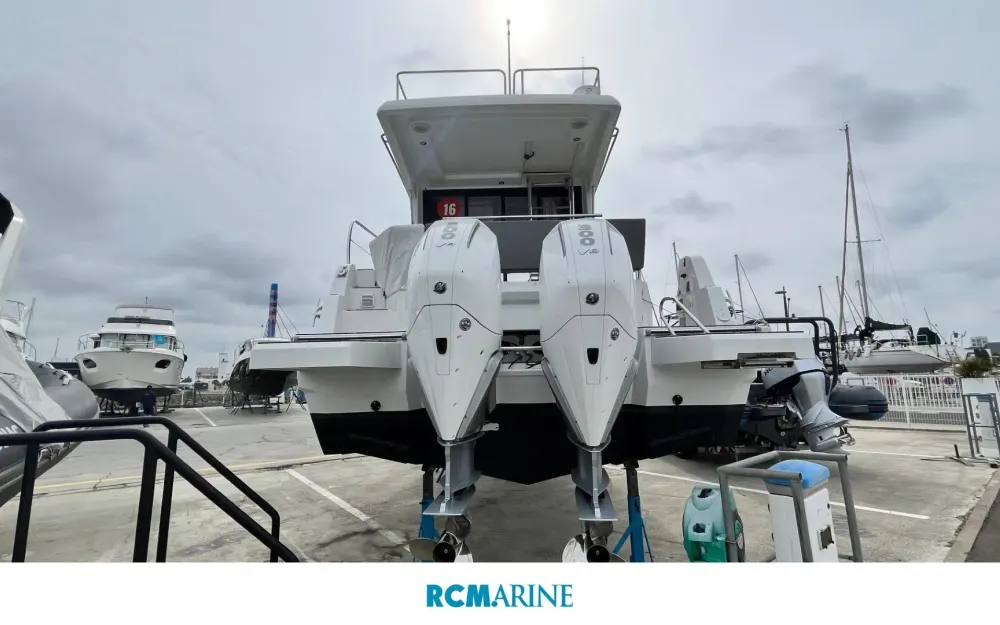 slider 6 Beneteau Antares 11 Fly