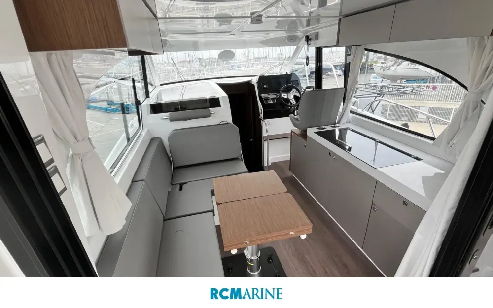 slider 8 Beneteau Antares 11 Fly