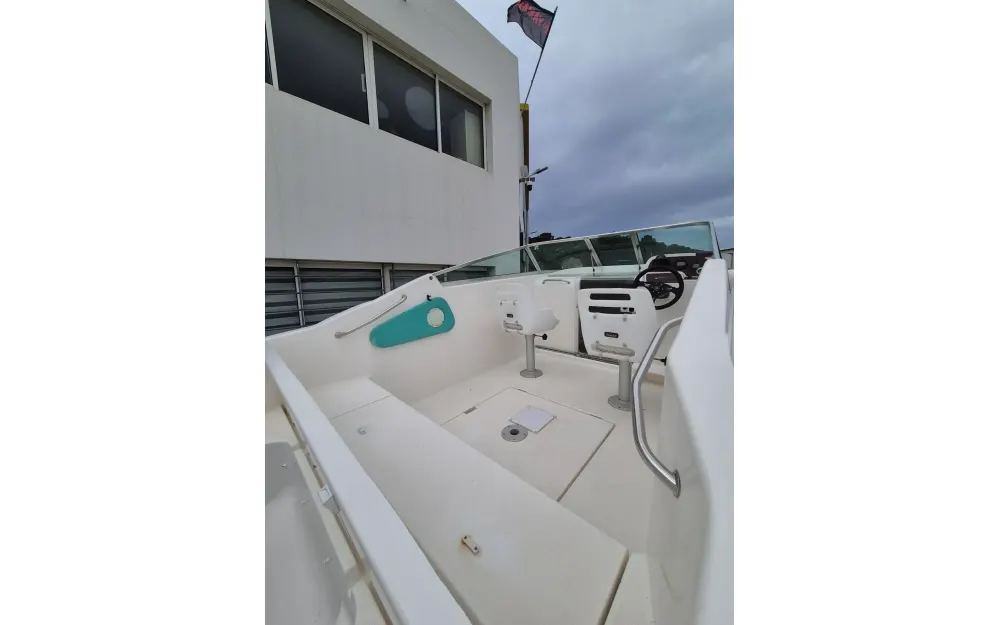 slider 1 Jeanneau Leader 605 - null