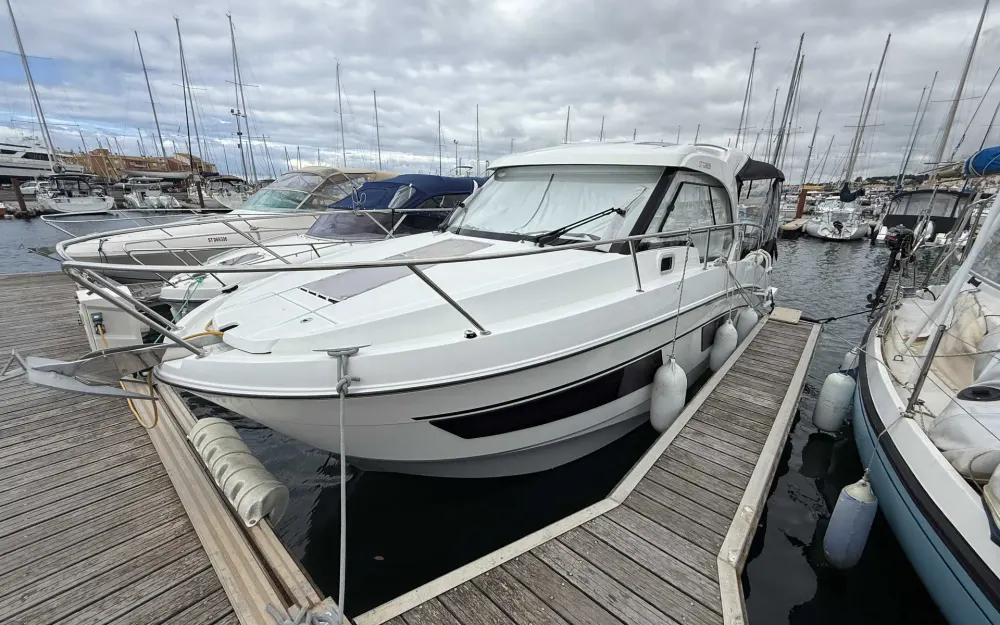 slider 0 Beneteau Antares 9 OB