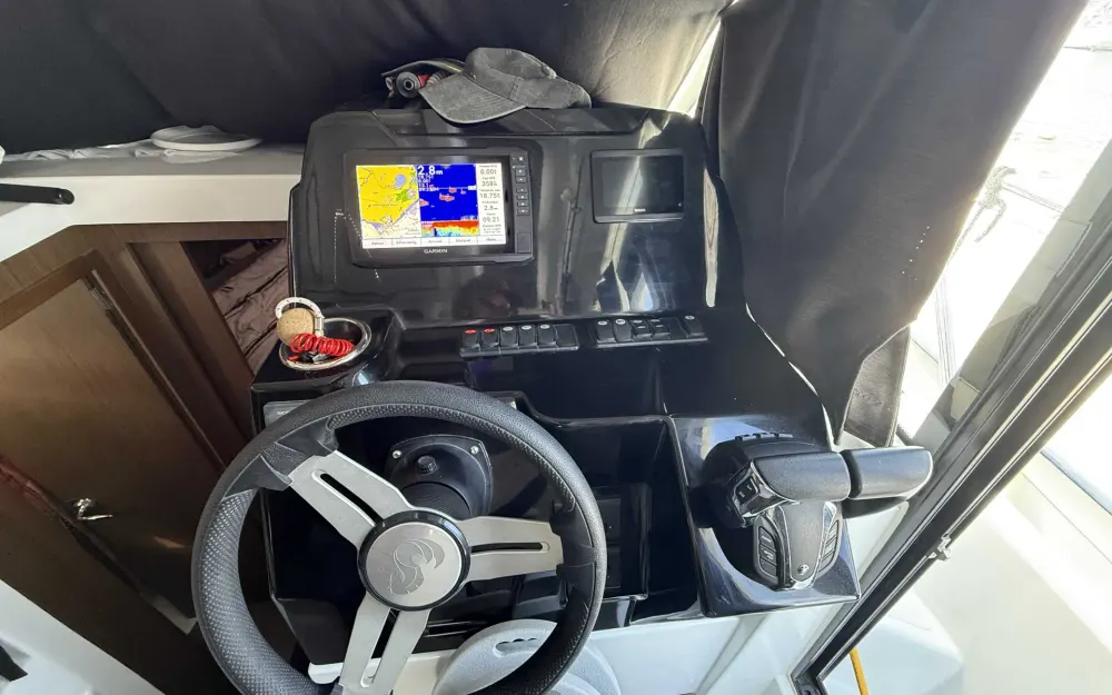 slider 10 Beneteau Antares 9 OB