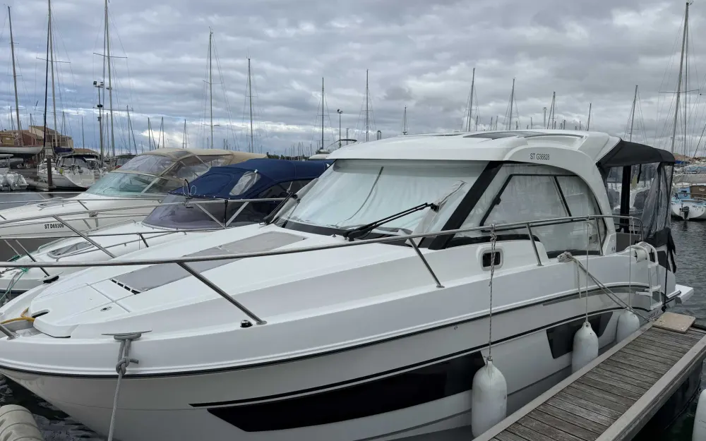 slider 2 Beneteau Antares 9 OB
