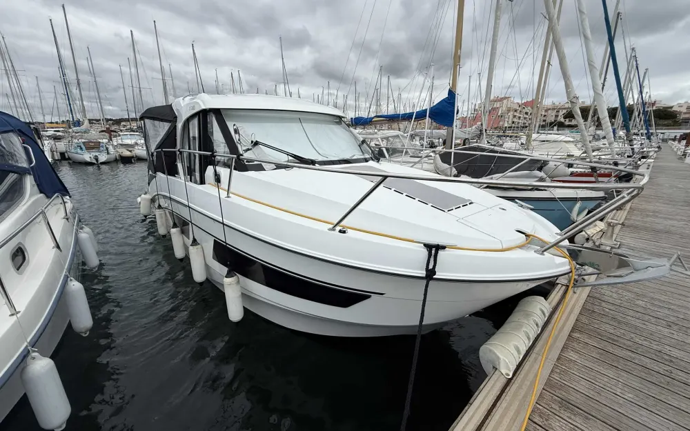 slider 3 Beneteau Antares 9 OB