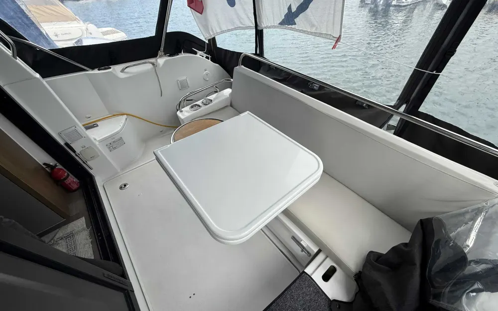 slider 7 Beneteau Antares 9 OB