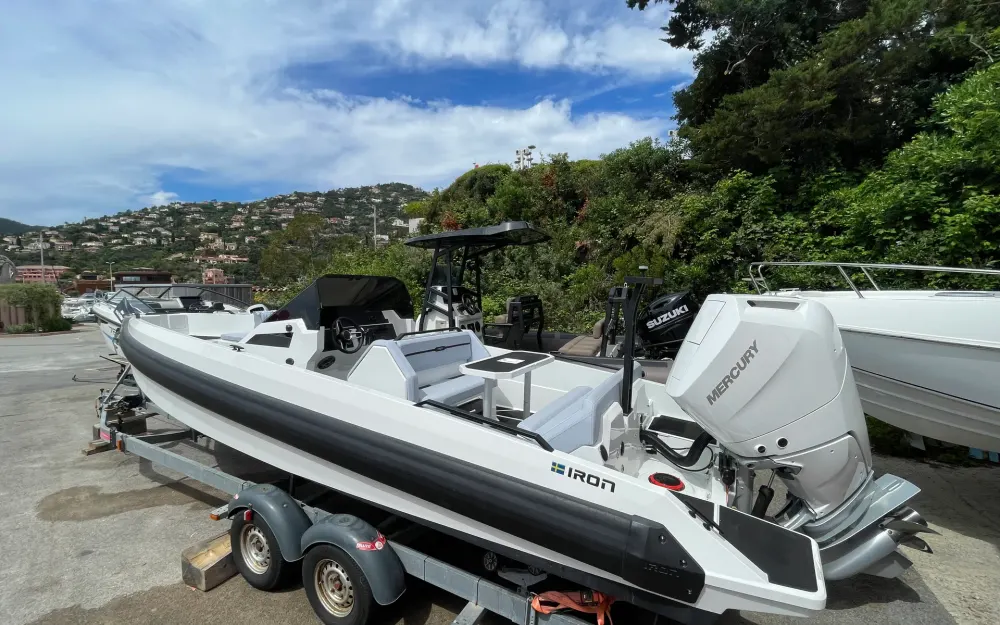 slider 0 Iron Boats  827