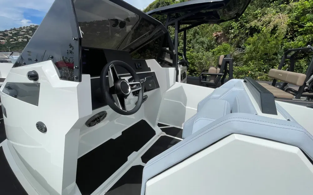 slider 2 Iron Boats  827