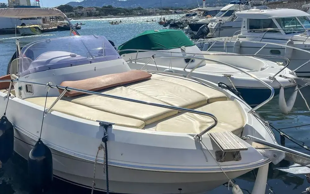 slider 5 Beneteau Flyer 750 Sun Deck