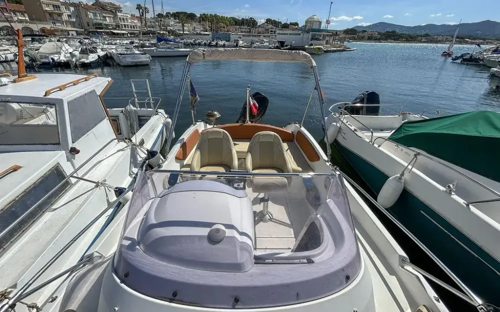 slider 8 Beneteau Flyer 750 Sun Deck