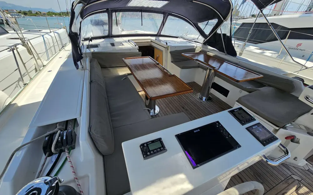 slider 18 Bavaria C57