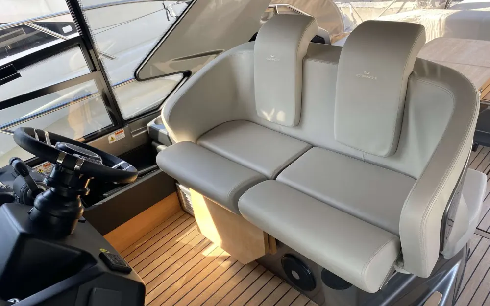 slider 11 Cranchi M 44 Hard Top