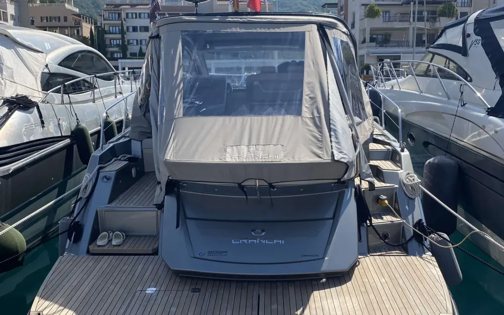 slider 4 Cranchi M 44 Hard Top