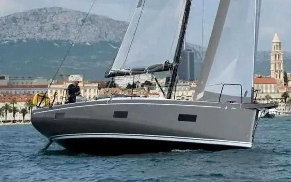 slider 0 Beneteau First 44