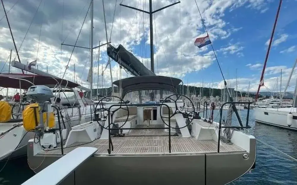 slider 2 Beneteau First 44