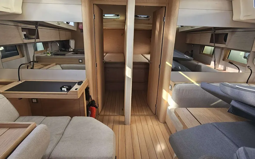 slider 16 Beneteau Oceanis 51.1
