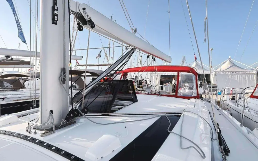 slider 3 Beneteau Oceanis 51.1