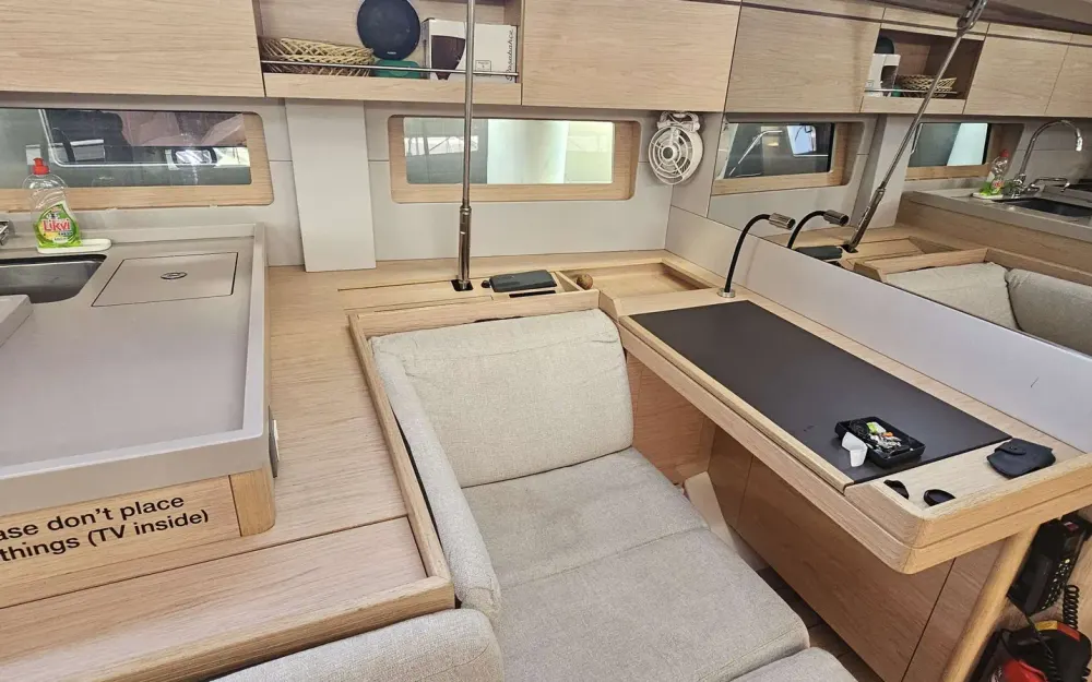 slider 6 Beneteau Oceanis 51.1