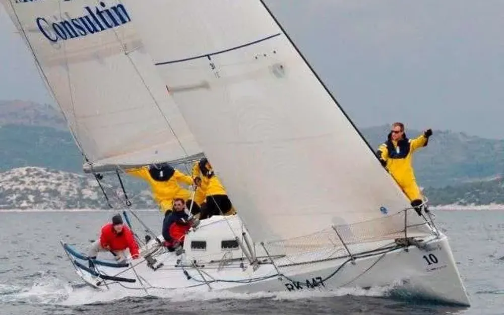 slider 1 Beneteau First 40.7