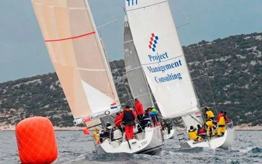 slider 3 Beneteau First 40.7