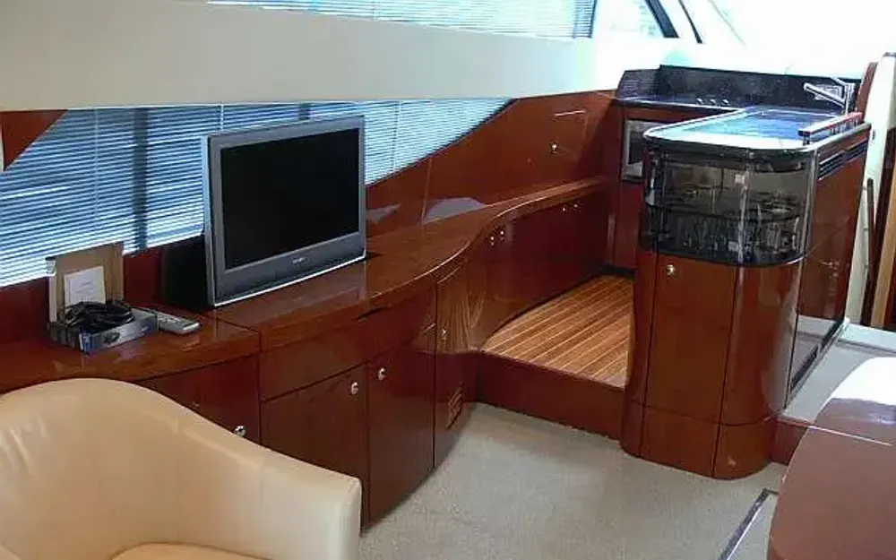 slider 9 Fairline Phantom 50