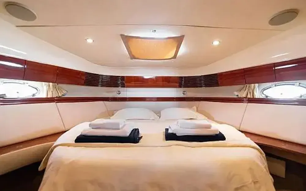 slider 15 Fairline Phantom 50