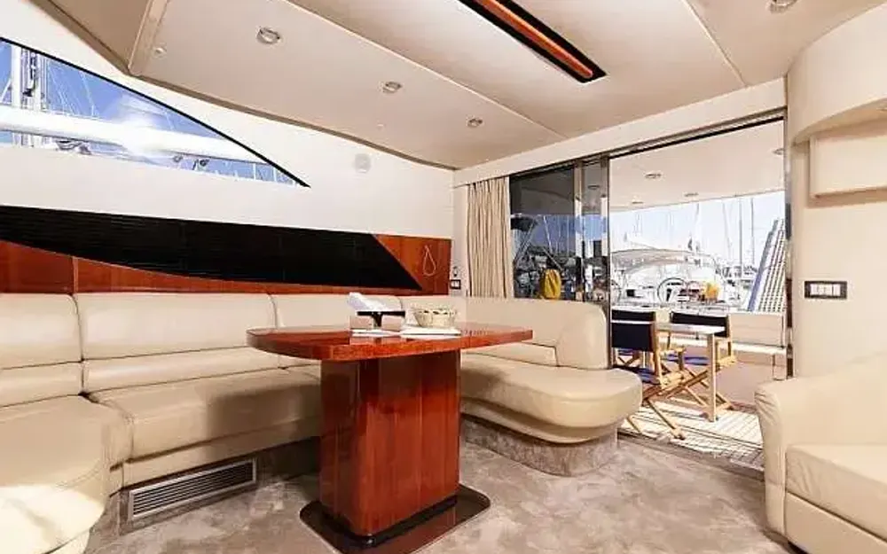 slider 17 Fairline Phantom 50