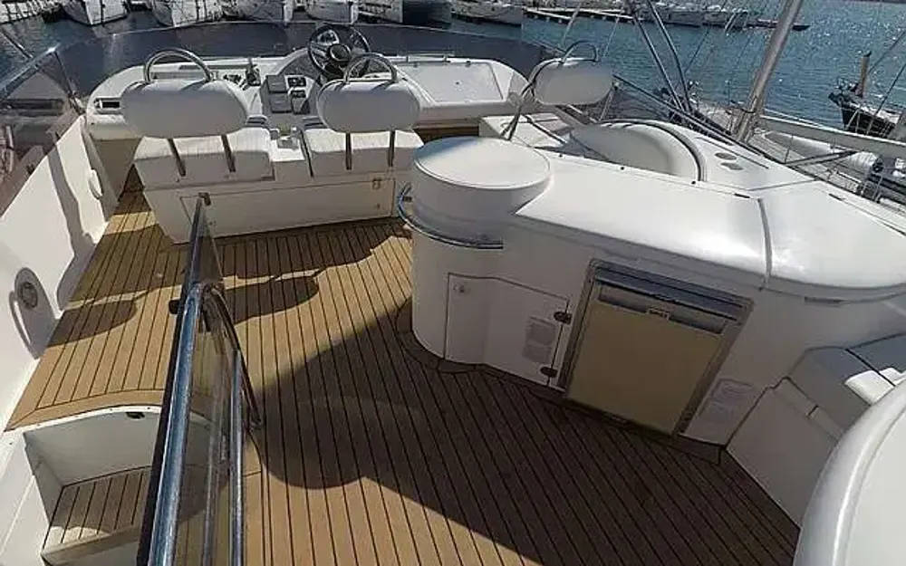 slider 25 Fairline Phantom 50