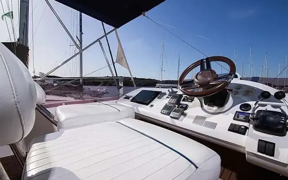 slider 30 Fairline Phantom 50