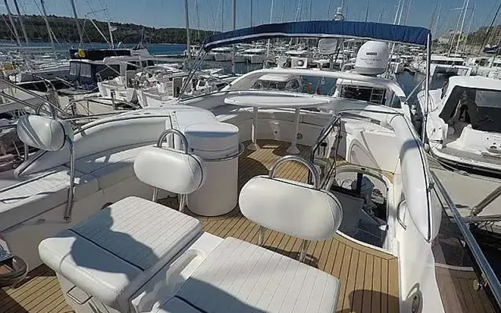 slider 33 Fairline Phantom 50