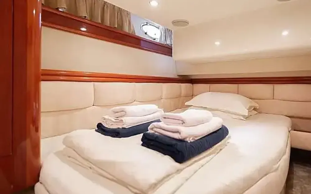 slider 34 Fairline Phantom 50