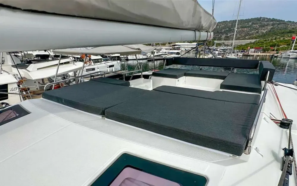 slider 13 Fountaine Pajot Saba 50