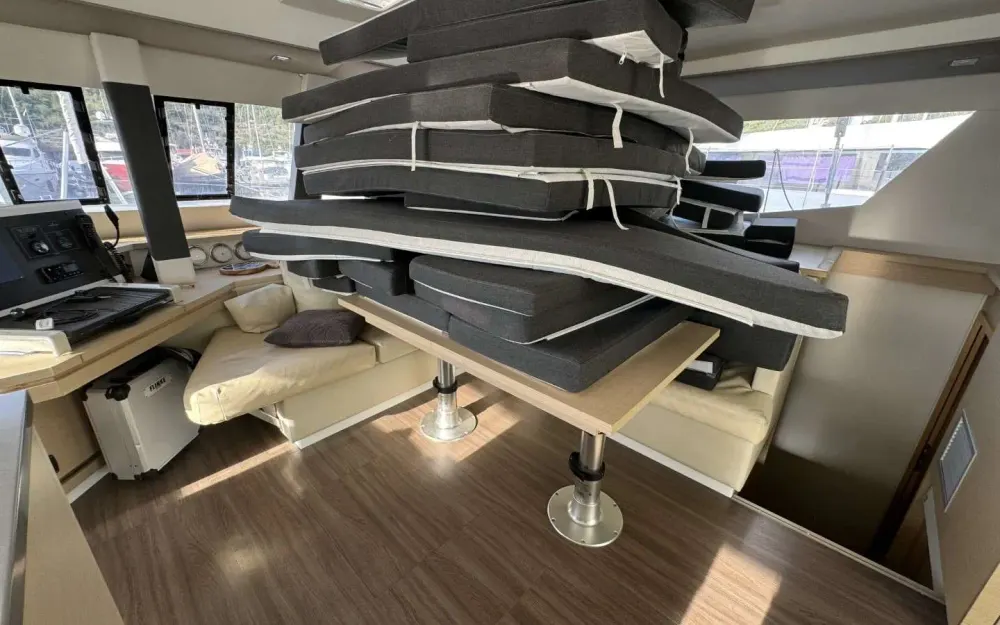 slider 15 Fountaine Pajot Saba 50