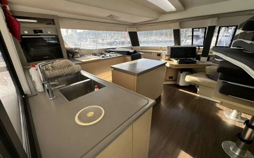 slider 5 Fountaine Pajot Saba 50