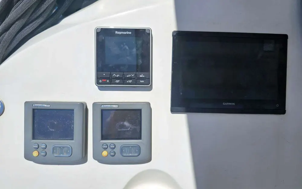 slider 21 Lagoon  400
