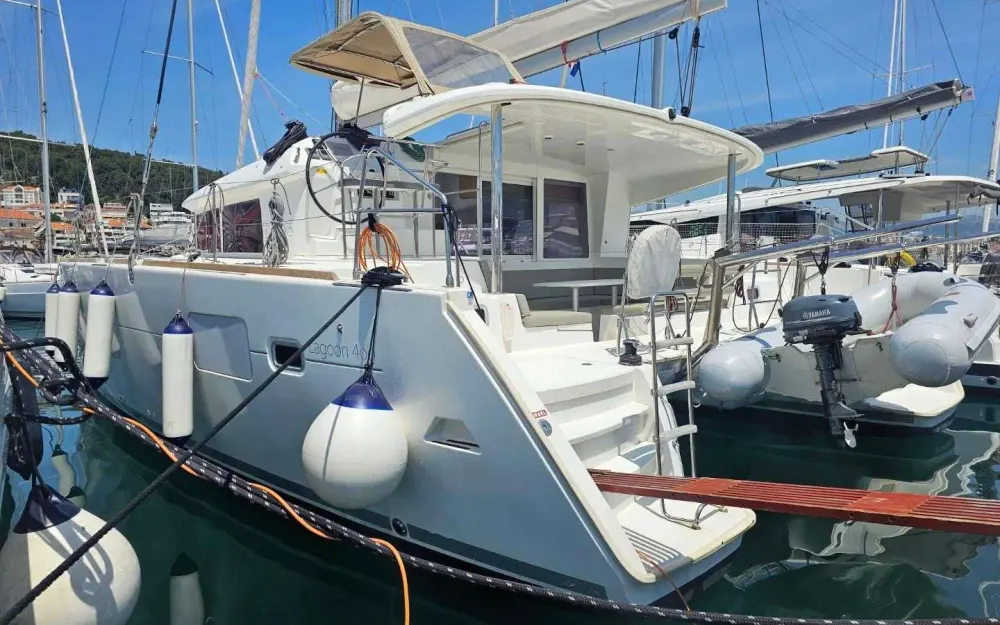 slider 26 Lagoon  400