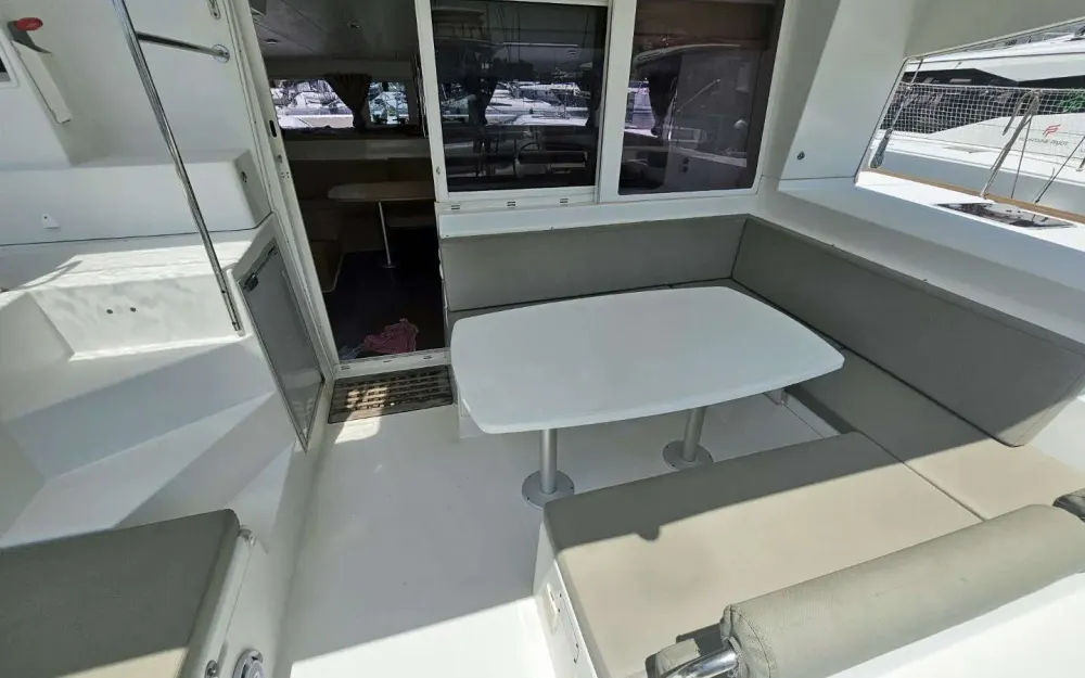 slider 36 Lagoon  400