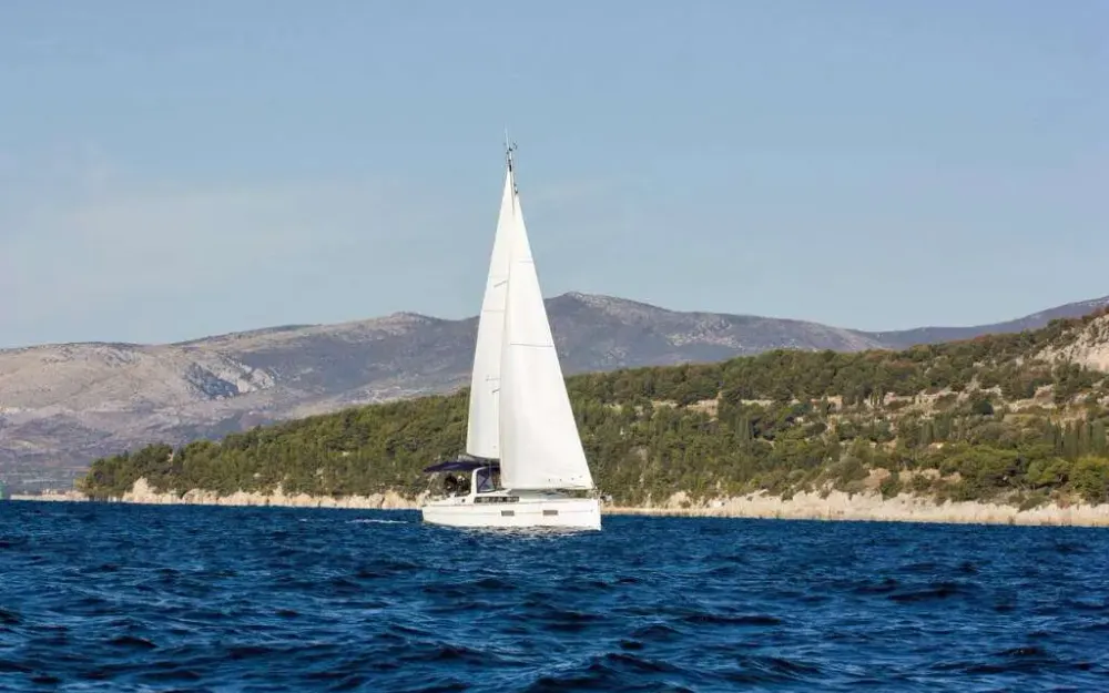 slider 5 Beneteau Oceanis 38
