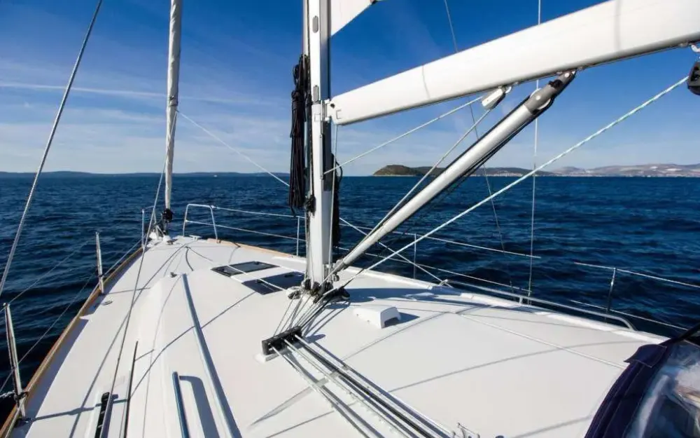 slider 8 Beneteau Oceanis 38