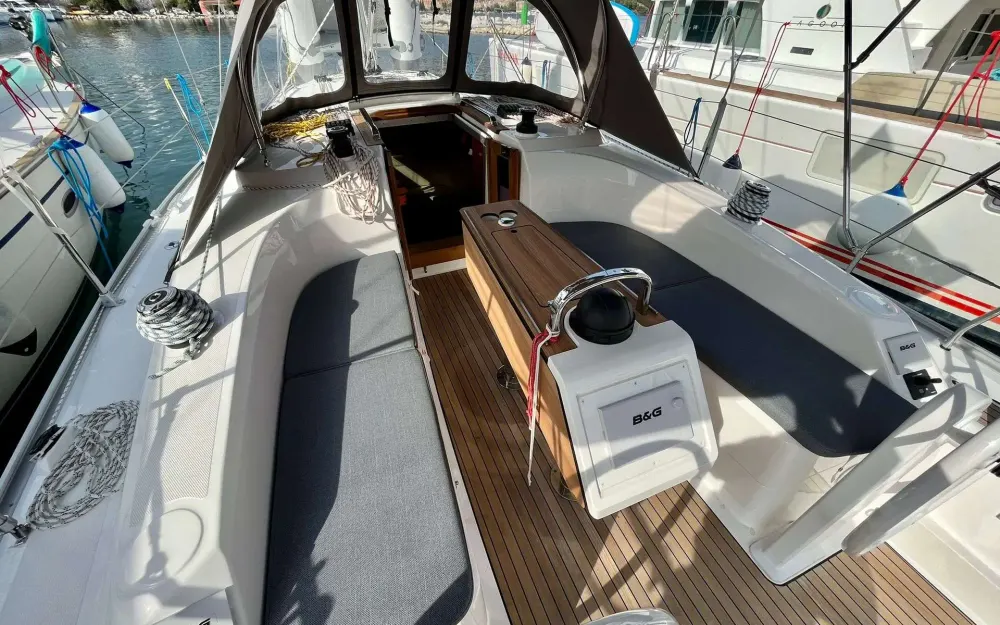 slider 9 Bavaria  34 Cruiser