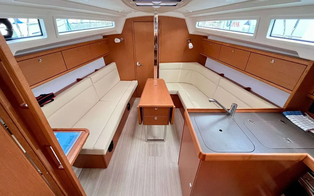 slider 10 Bavaria  34 Cruiser