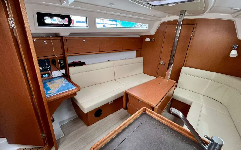 slider 6 Bavaria  34 Cruiser