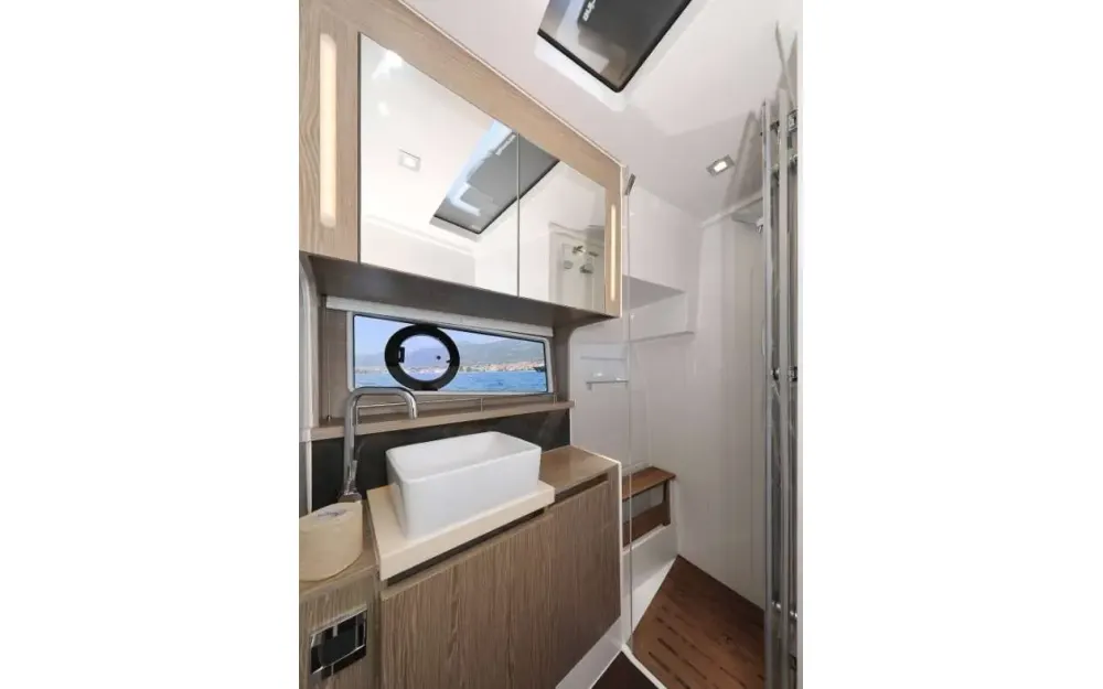 slider 16 Sealine  F430