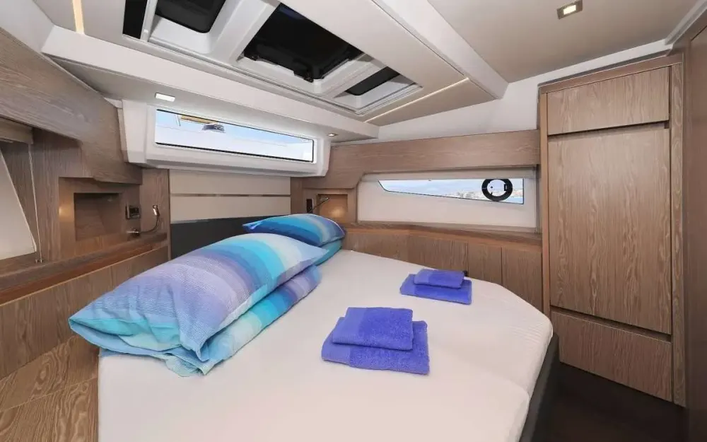 slider 18 Sealine  F430