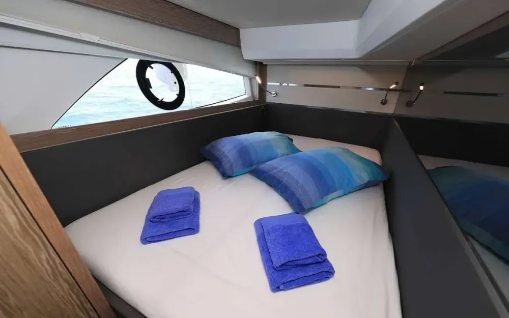 slider 7 Sealine  F430